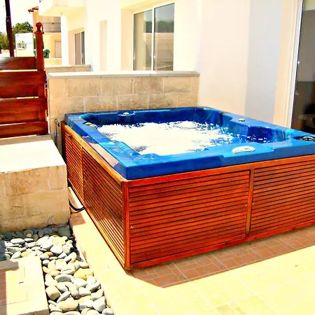 Appartement 1 Bedroom - Private Heated Jacuzzi - Large Communal Pool
