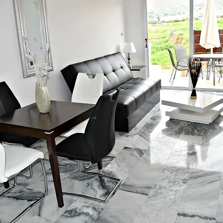 Appartement 1 Bedroom - Private Heated Jacuzzi - Large Communal Pool *
